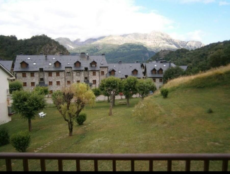 Apartamento Con Espectacular Terraza Escarrilla Exteriör bild